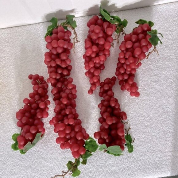 Vintage Rubber/Vinyl Decorative Red Grape Clusters x6 - Picture 4 of 6